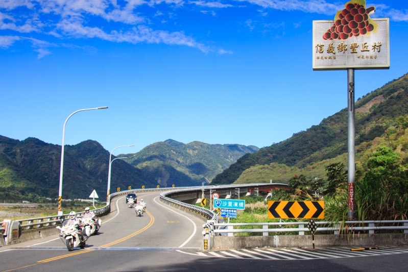 交通隊大型重機訓練(信義鄉沙里棟橋)