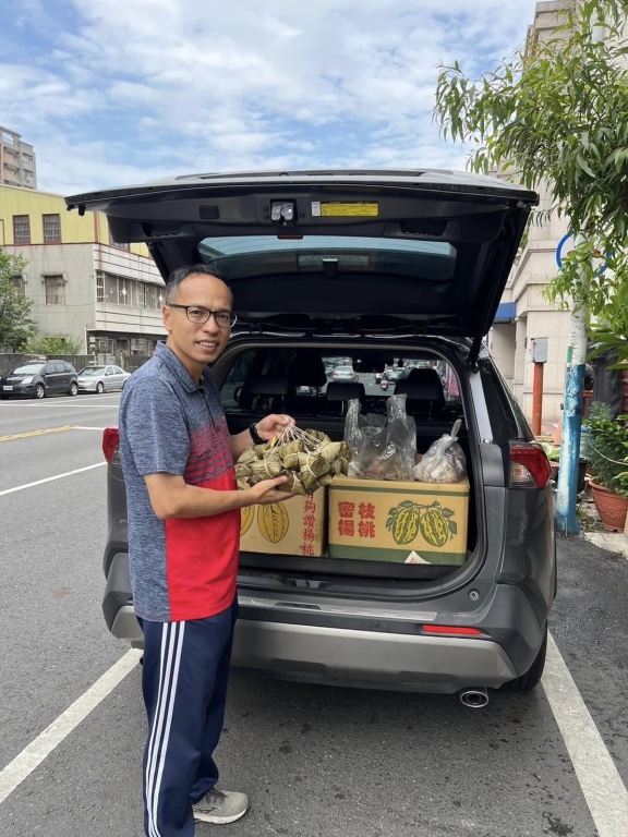 希望同仁不忘適度運動，保持元氣體力，才能做好轄內治安、交通及為民服務工作。